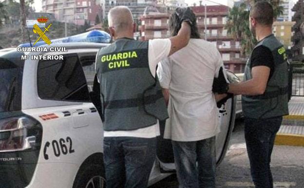 La Guardia Civil Detiene En Mazarr N A Un Experimentado Delincuente